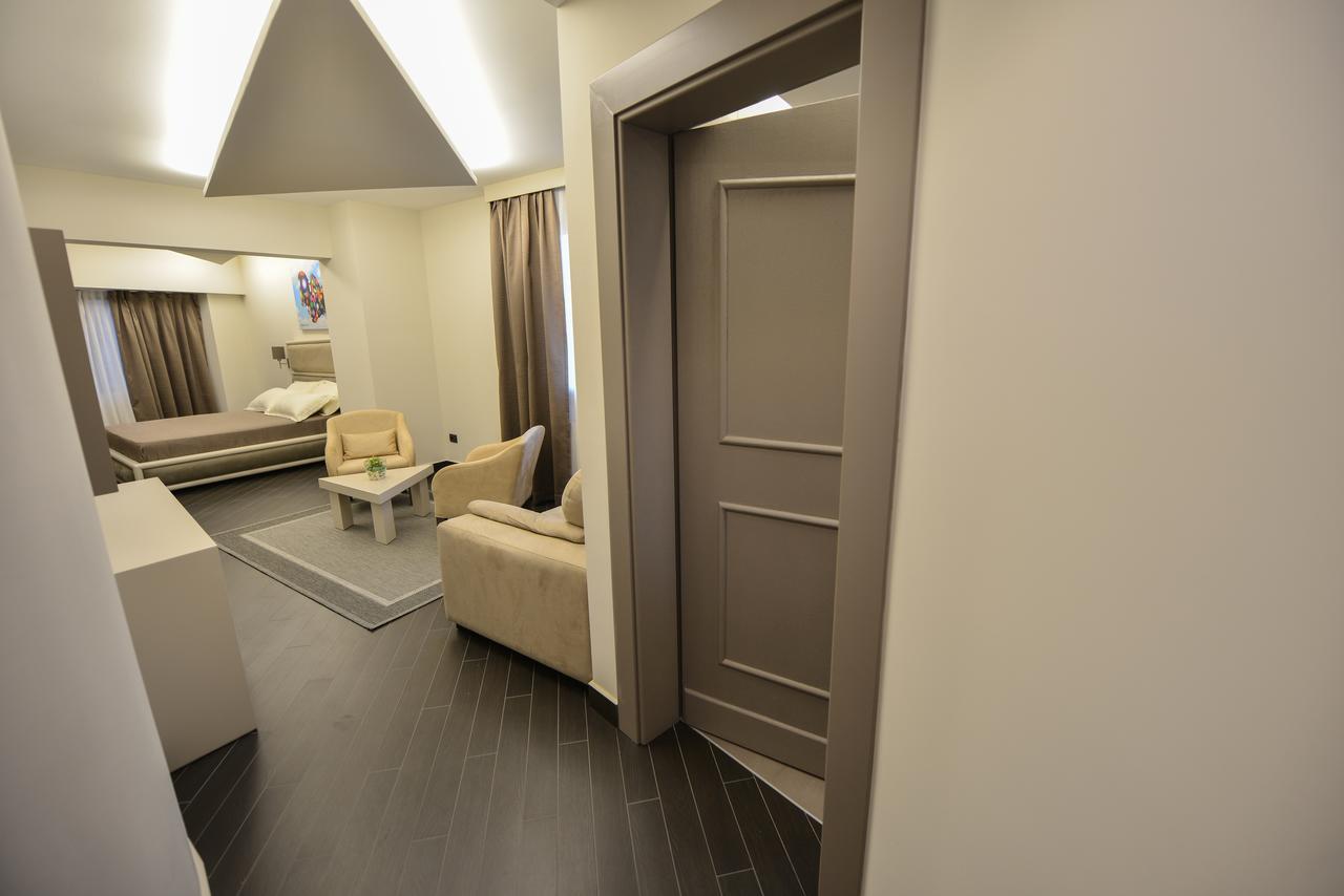 Petit Hotel Elita Шкодер Экстерьер фото